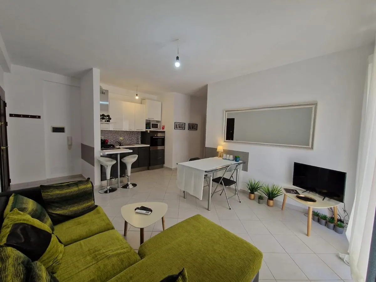 Sole&Mare Vlore Apartment, 10 Minutes From Lungomare